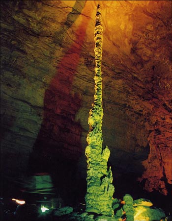 張家界國家森林公園、大峽谷、玻璃橋、鳳凰古城四日游